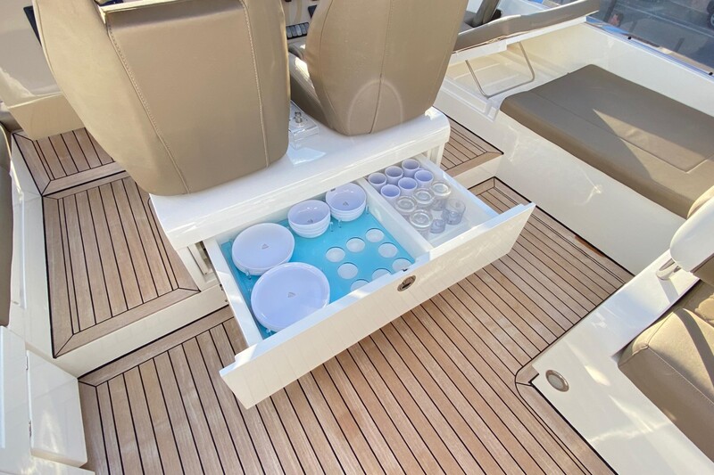 Image courtesy of JD Yachts Fairline Squadron 65