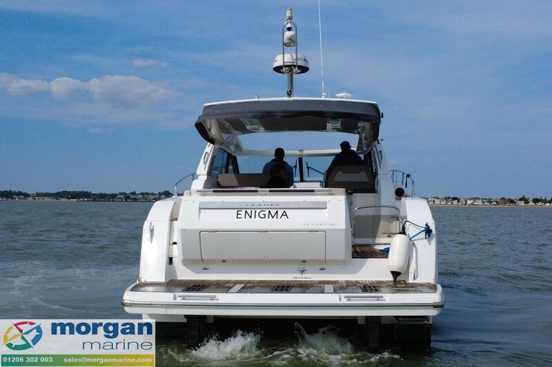 Jeanneau Leader 40 - boarding platform Jeanneau Leader 40 