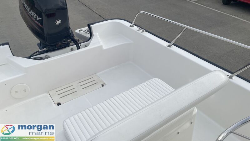  Boston Whaler  170 Montauk 