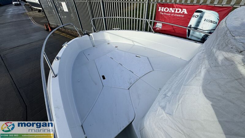  Jeanneau  Cap Camarat 5.5 Centre Console Series 2