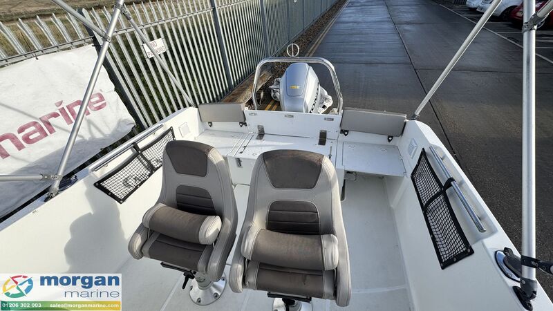  Jeanneau  Cap Camarat 5.5 Centre Console Series 2