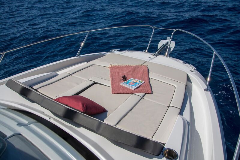  Jeanneau Cap Camarat 9.0 WA - Series 2