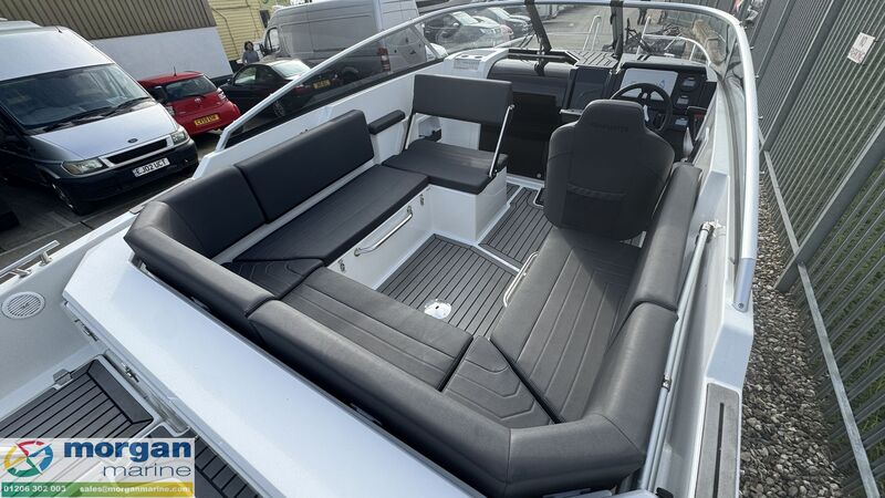  Finnmaster  T6 Day Cruiser