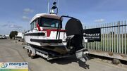  Axopar  28 Cabin