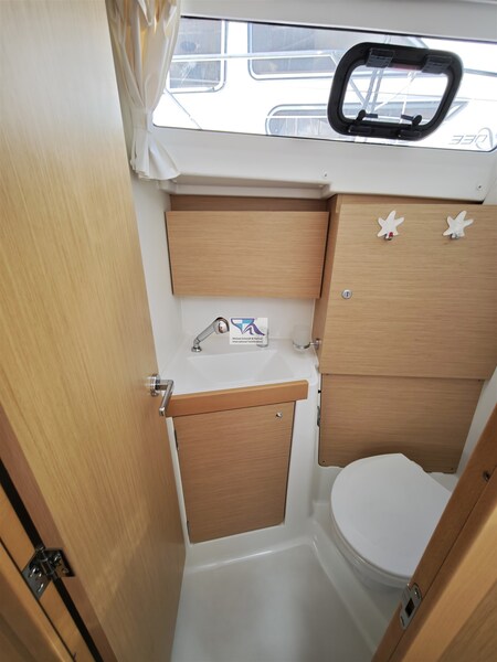 Oceanis 35.1  32 Beneteau OCEANIS 35.1