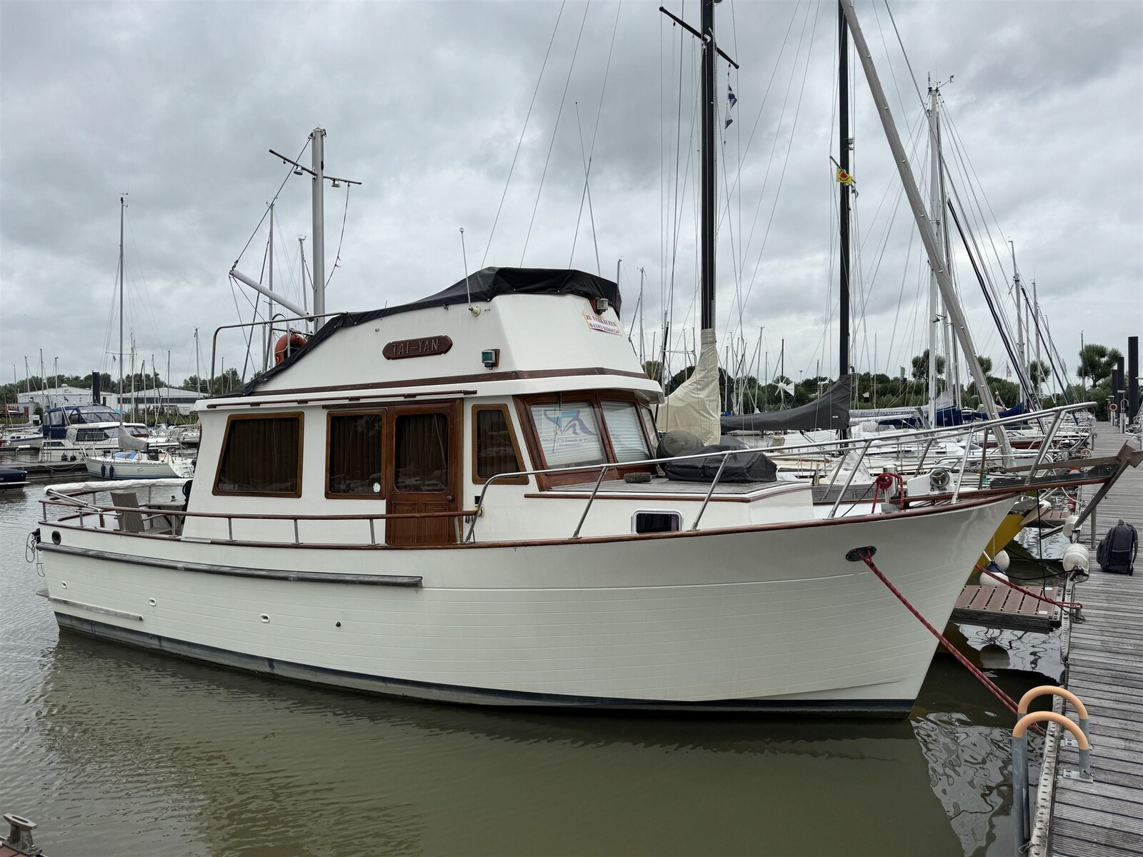Chien Hwa Boat Single Cabin Trawler à vendre