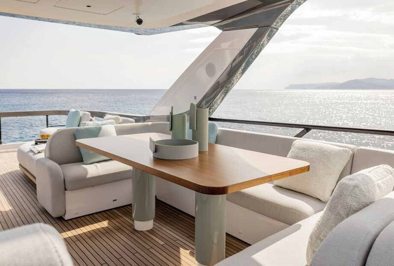  Azimut 72