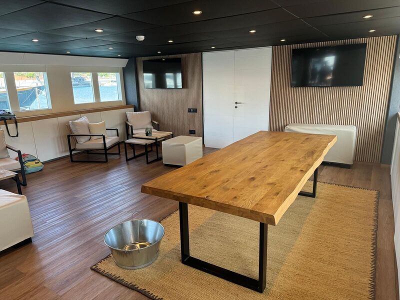  EXPLORER YACHT 92 Pro 50 PAX