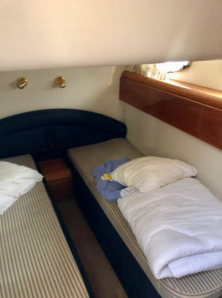  Princess Yachts V55
