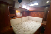  OYSTER OYSTER 80 Deck Saloon