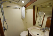  OYSTER 80 Deck Saloon