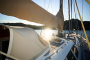  OYSTER 80 Deck Saloon
