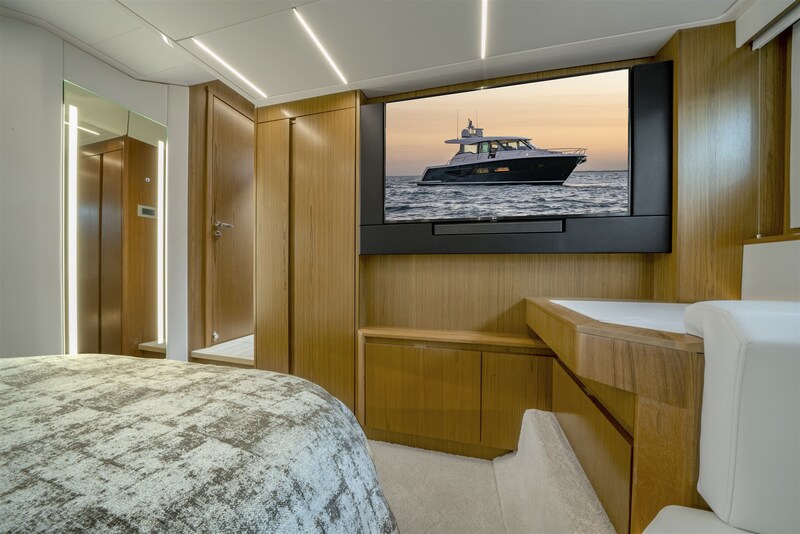 Tiara EX60 cabin detail Tiara Yachts EX 60