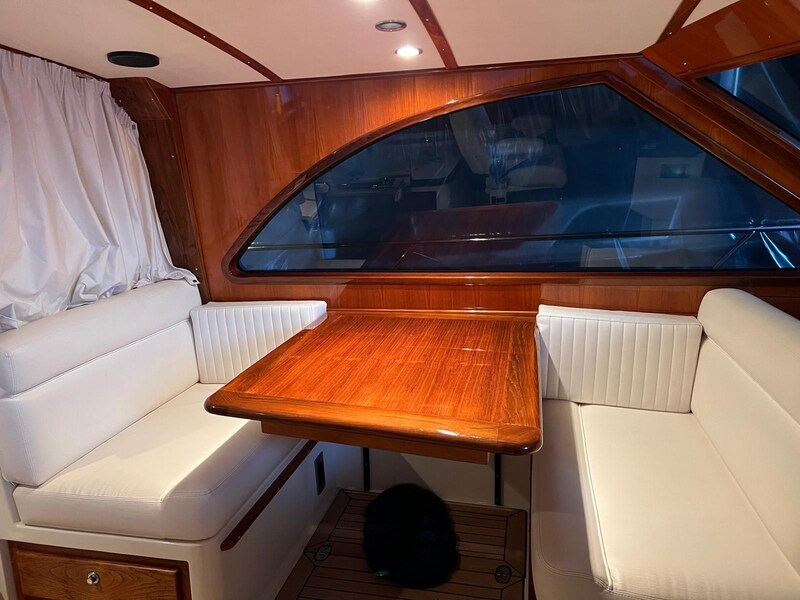 San Juan 40, dinette San Juan Yachts SJ40 FB