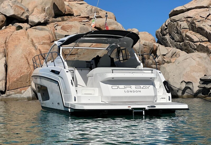 Atlantis 45 aft view Azimut Atlantis 45