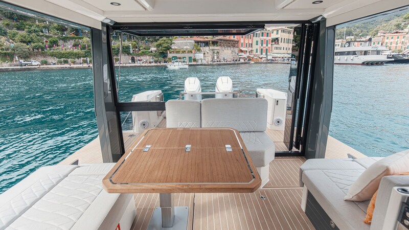 SAXDOR 400 GTO Private island detail Saxdor 400 GTO