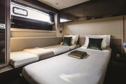 A51 VIP Cabin Sliding beds 1 Azimut Atlantis 51