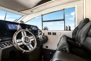 Azimut S7New helm station Azimut S7 M/Y 2023