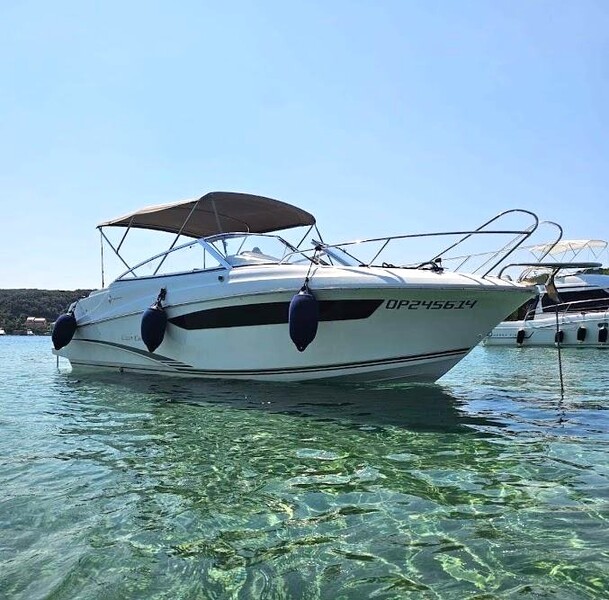 naslovna Jeanneau Cap Camarat 7.5 DC