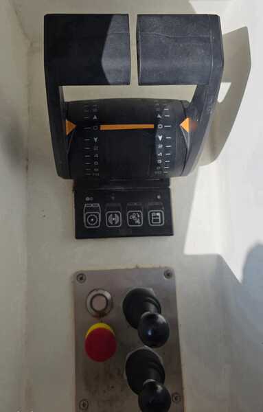 WhatsApp Image 2026-02-26 at 15.09.55 Azimut 75