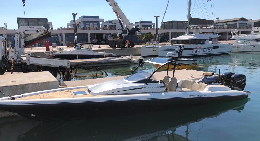 Technohull Attitude 35 à vendre