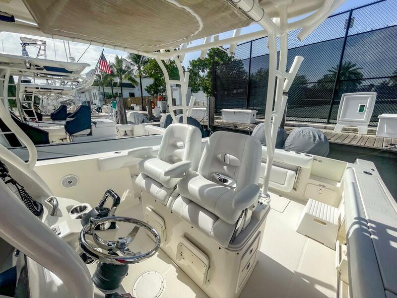  Sailfish 320 CC
