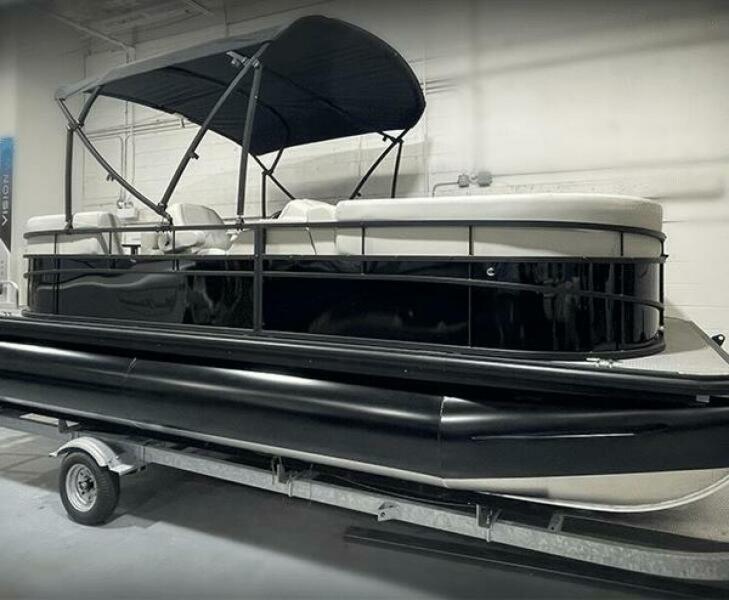  Vision WX Tritoon