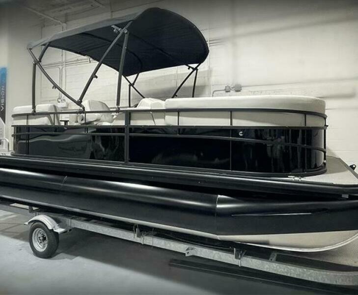  Vision WX Tritoon