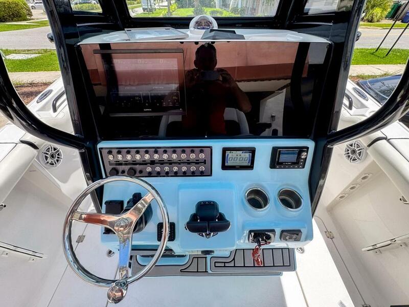  Tidewater 256 Adventurer