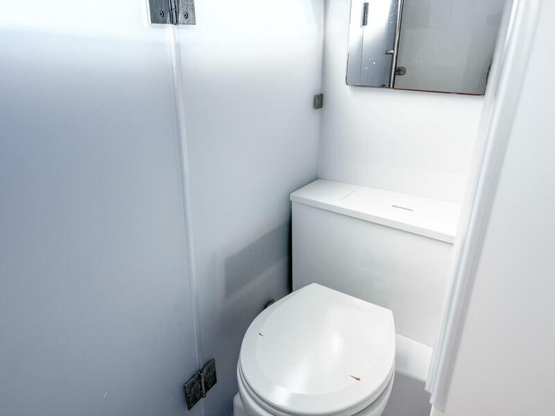  Axopar 37 Cross Cabin