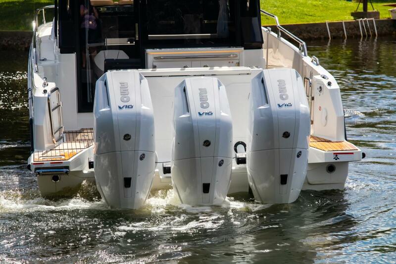  Wellcraft 38 Explorer