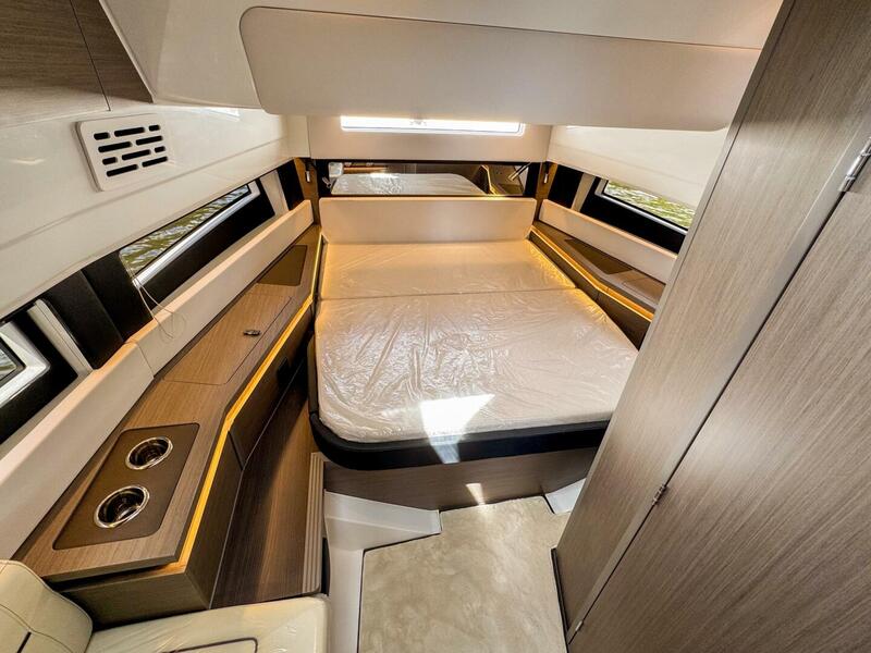  Wellcraft 38 Explorer