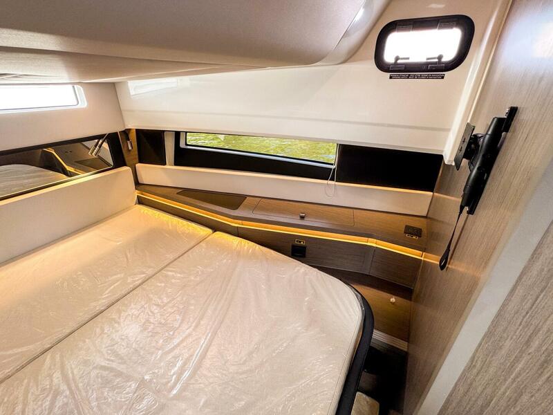  Wellcraft 38 Explorer