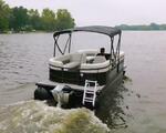  Vision WX Tritoon
