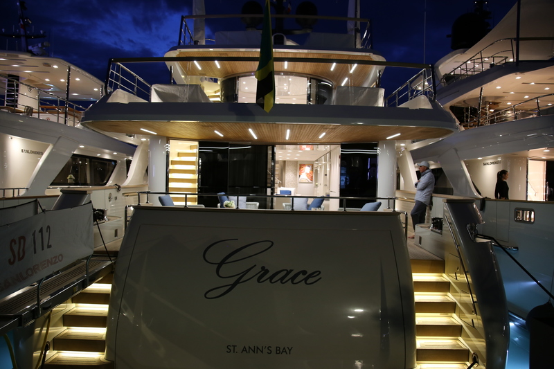 Cannes Yachting Festival by night After dark att Cannes Yachting Festival