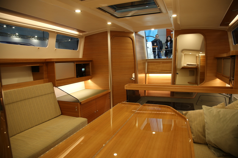 Saloon The all new Dragonfly 40 Performance Cruiser