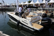 Quicksilver Activ 755 Sundeck Hanseboot ancora boat show 2016