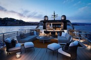 Flybridge rear Princess presents its new X95 - A new concept from Princess